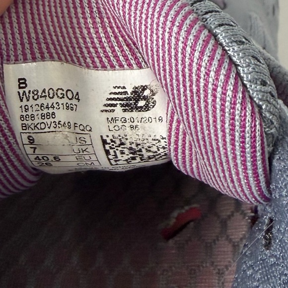 New Balance 840 V4 Running Shoes Sneakers Gray With Pink Accents Size 9 - Picture 9 of 10